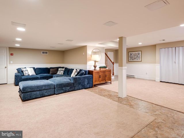 527 CENTENNIAL AVE, Gilbertsville, PA 19525