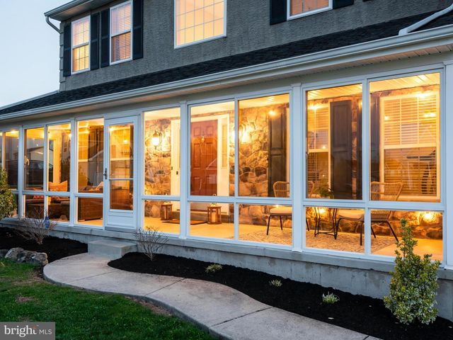 527 CENTENNIAL AVE, Gilbertsville, PA 19525