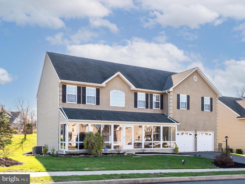 527 CENTENNIAL AVE, Gilbertsville, PA 19525