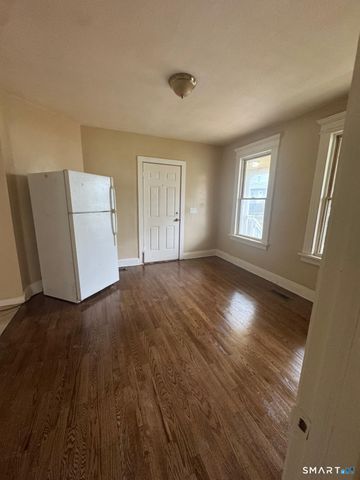 45 Dover Street 1R, Bridgeport, CT 06610