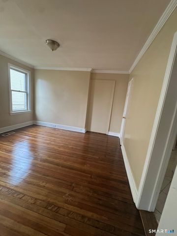 45 Dover Street 1R, Bridgeport, CT 06610