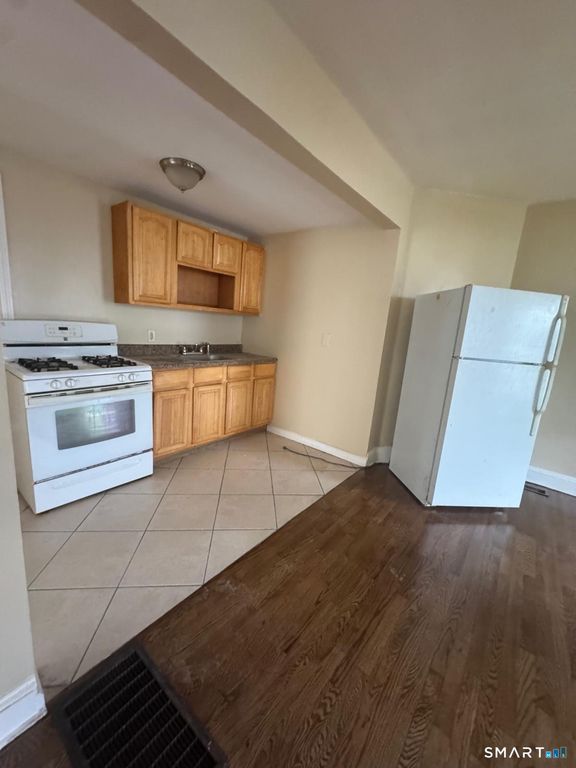 45 Dover Street 1R, Bridgeport, CT 06610