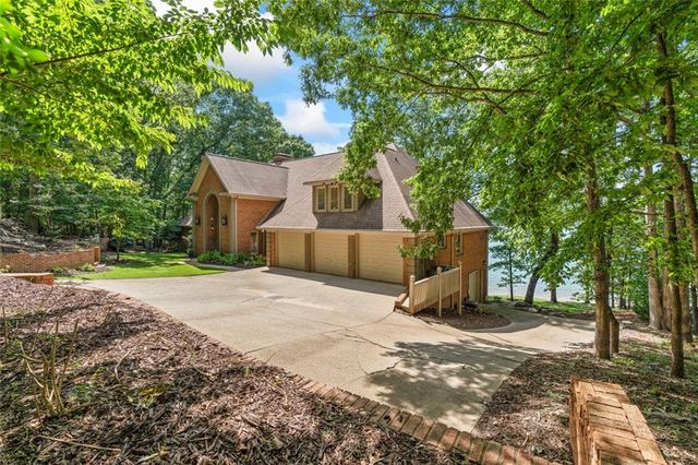 6576 Yacht Club Road, Flowery Branch, GA 30542