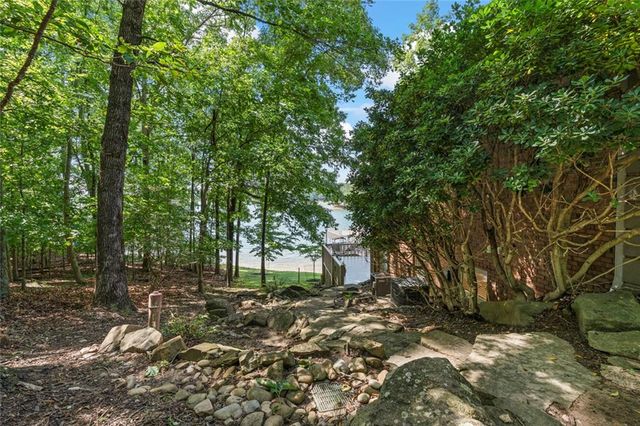 6576 Yacht Club Road, Flowery Branch, GA 30542