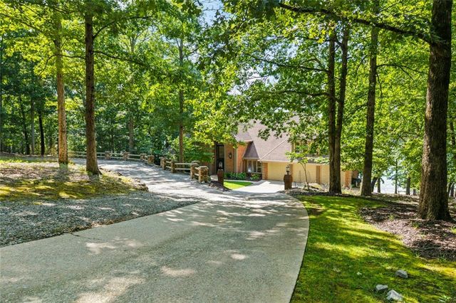 6576 Yacht Club Road, Flowery Branch, GA 30542