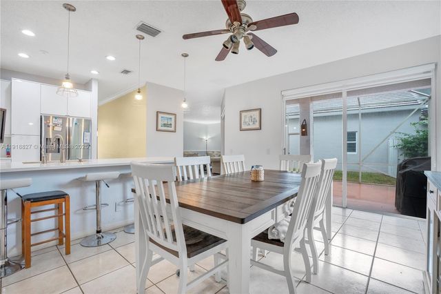 636 Sand Creek Cir, Weston, FL 33327