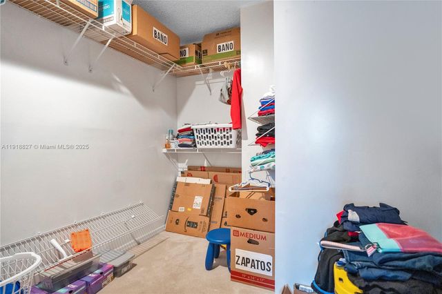 636 Sand Creek Cir, Weston, FL 33327