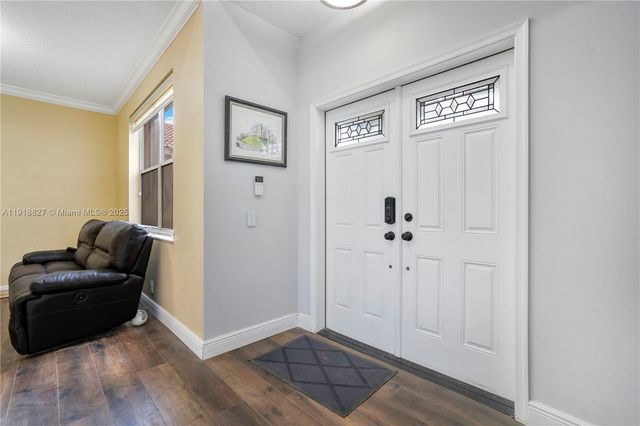 636 Sand Creek Cir, Weston, FL 33327