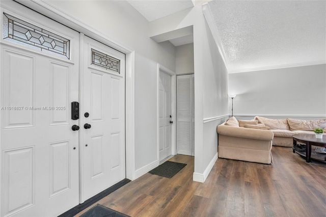 636 Sand Creek Cir, Weston, FL 33327