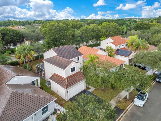 636 Sand Creek Cir, Weston, FL 33327