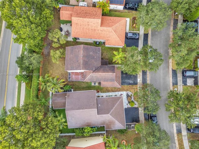 636 Sand Creek Cir, Weston, FL 33327