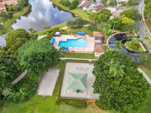 636 Sand Creek Cir, Weston, FL 33327