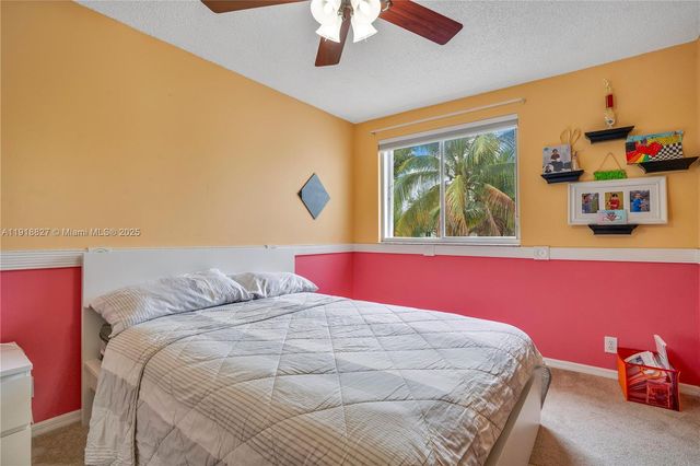 636 Sand Creek Cir, Weston, FL 33327