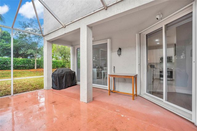 636 Sand Creek Cir, Weston, FL 33327