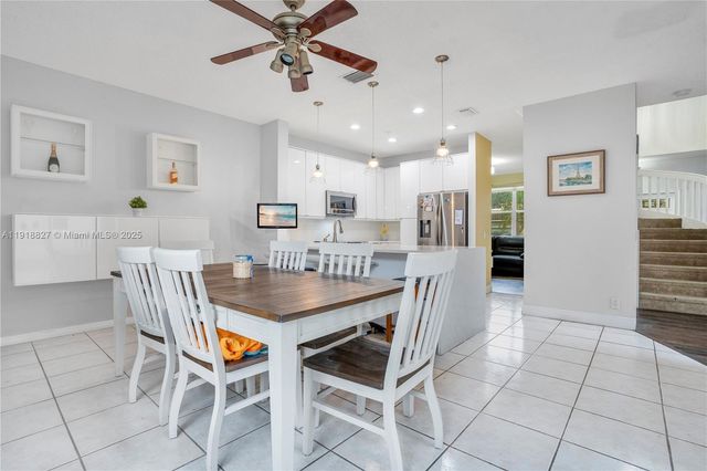 636 Sand Creek Cir, Weston, FL 33327