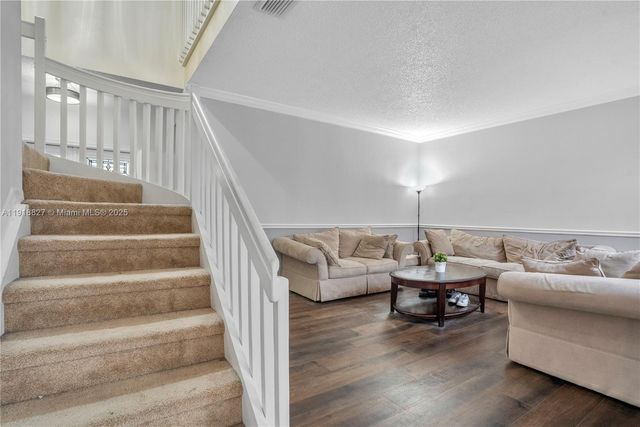 636 Sand Creek Cir, Weston, FL 33327