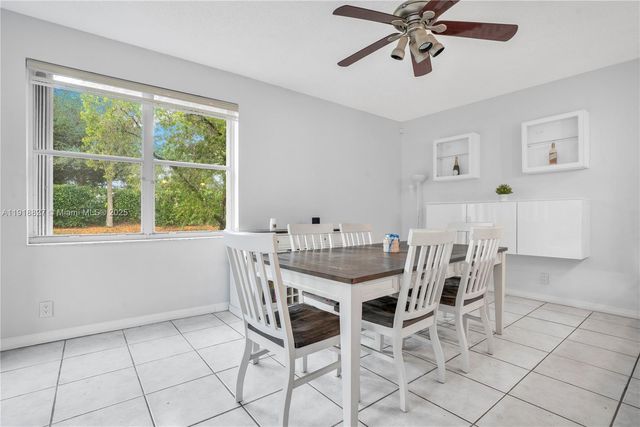 636 Sand Creek Cir, Weston, FL 33327