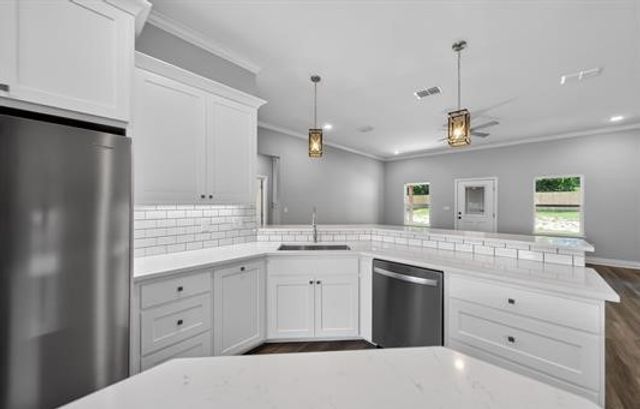 105 W Teal Drive, Troup, TX 75789