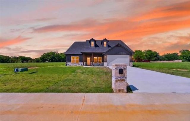 105 W Teal Drive, Troup, TX 75789