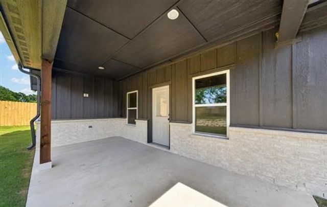 105 W Teal Drive, Troup, TX 75789