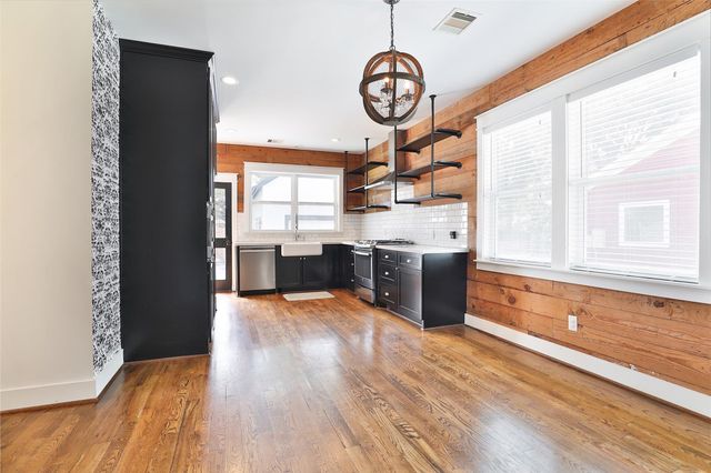 126 2nd Street, Sugar Land, TX 77498