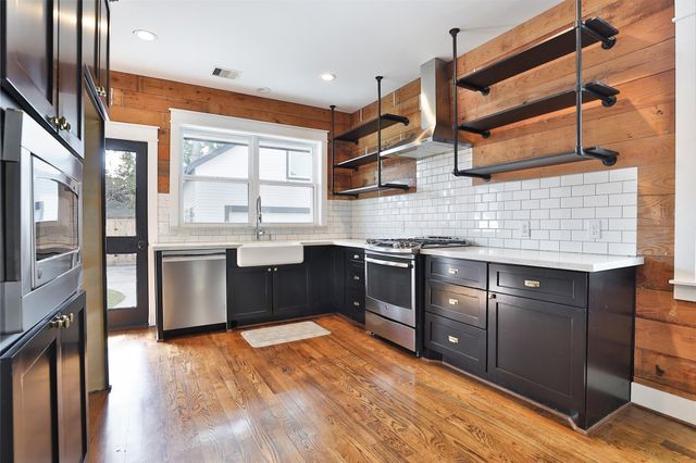 126 2nd Street, Sugar Land, TX 77498