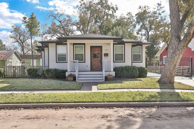 126 2nd Street, Sugar Land, TX 77498