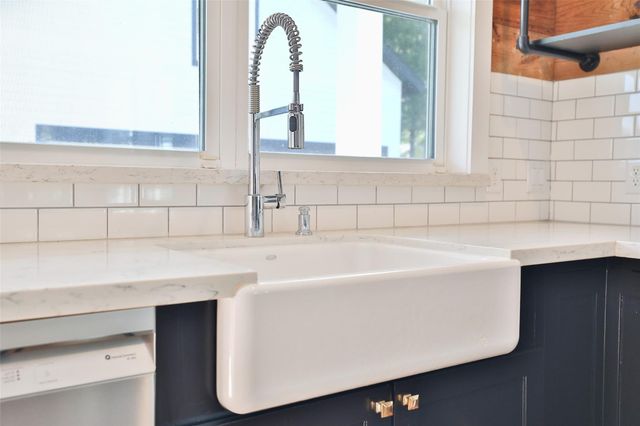 126 2nd Street, Sugar Land, TX 77498