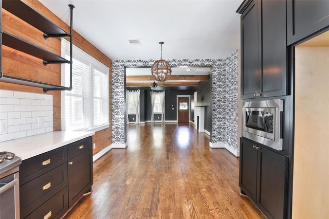 126 2nd Street, Sugar Land, TX 77498