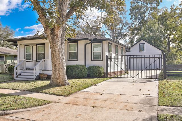 126 2nd Street, Sugar Land, TX 77498