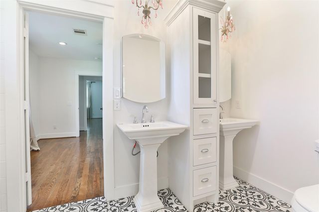 126 2nd Street, Sugar Land, TX 77498