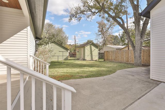 126 2nd Street, Sugar Land, TX 77498