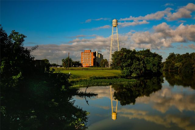 126 2nd Street, Sugar Land, TX 77498