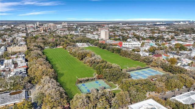 814 Drayton Street, Savannah, GA 31401