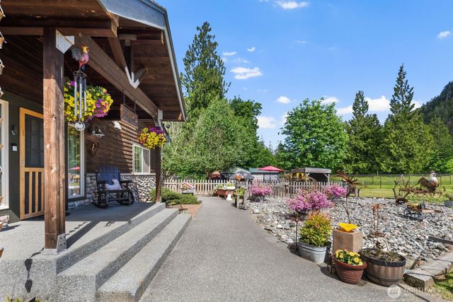 42813 Rivers Edge Court, Concrete, WA 98237