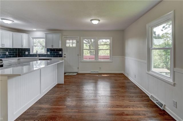 2820 Berry Lane, Independence, MO 64057