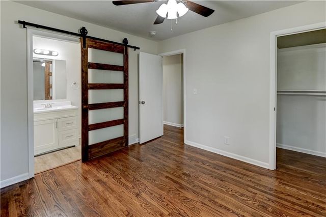 2820 Berry Lane, Independence, MO 64057