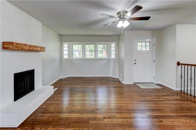 2820 Berry Lane, Independence, MO 64057