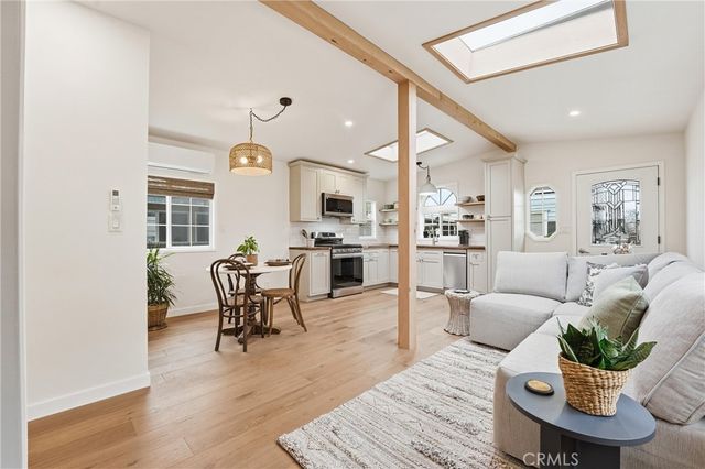 14 Cottonwood Lane, Seal Beach, CA 90740