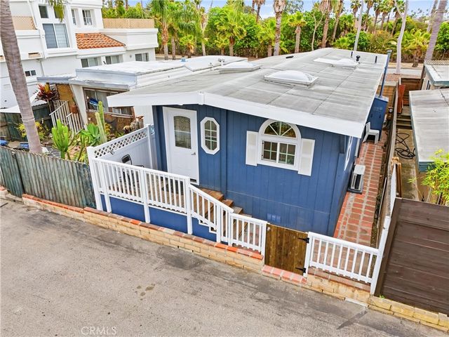14 Cottonwood Lane, Seal Beach, CA 90740