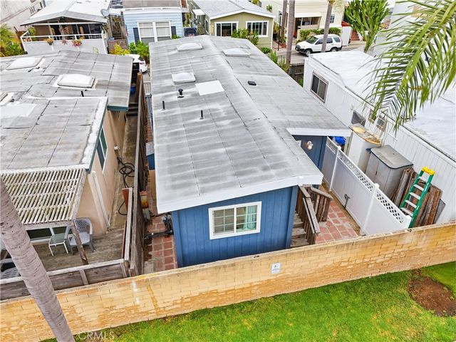 14 Cottonwood Lane, Seal Beach, CA 90740