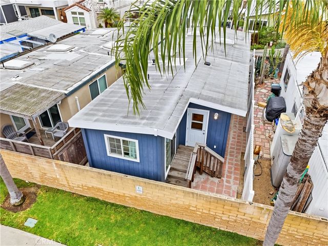 14 Cottonwood Lane, Seal Beach, CA 90740