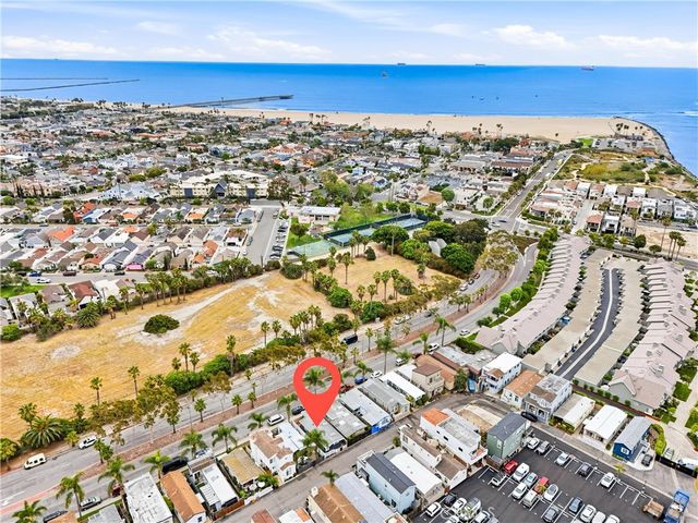 14 Cottonwood Lane, Seal Beach, CA 90740