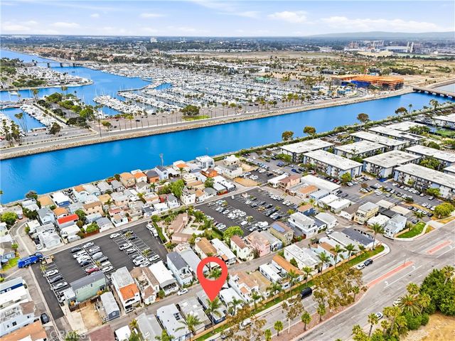 14 Cottonwood Lane, Seal Beach, CA 90740