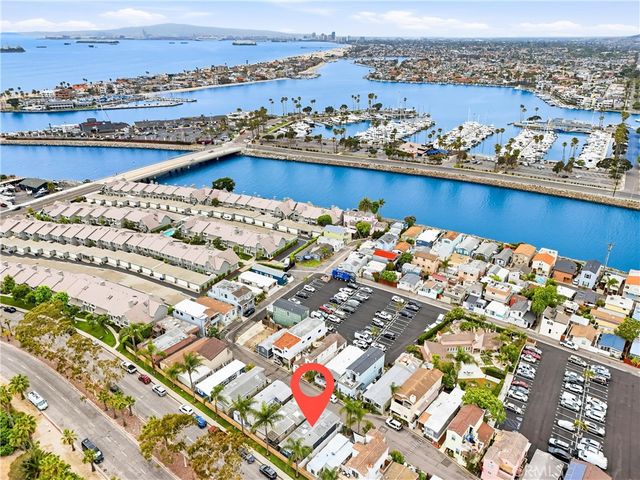 14 Cottonwood Lane, Seal Beach, CA 90740