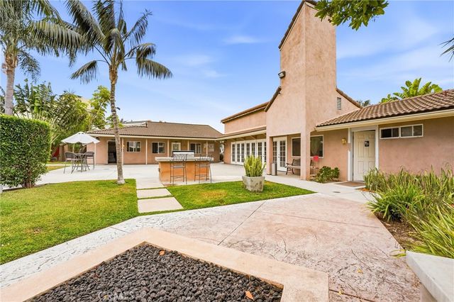 14 Cottonwood Lane, Seal Beach, CA 90740