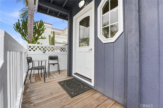 14 Cottonwood Lane, Seal Beach, CA 90740