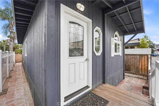 14 Cottonwood Lane, Seal Beach, CA 90740