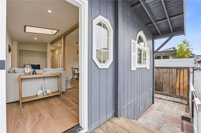 14 Cottonwood Lane, Seal Beach, CA 90740