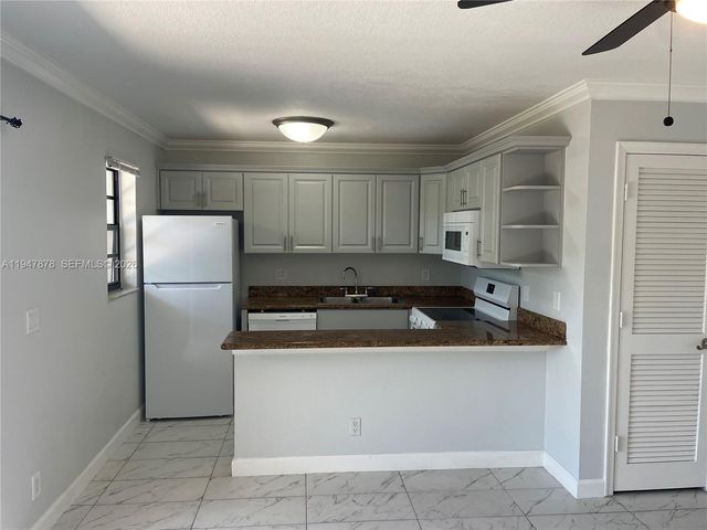 1401 NE 53rd St 106, Fort Lauderdale, FL 33334